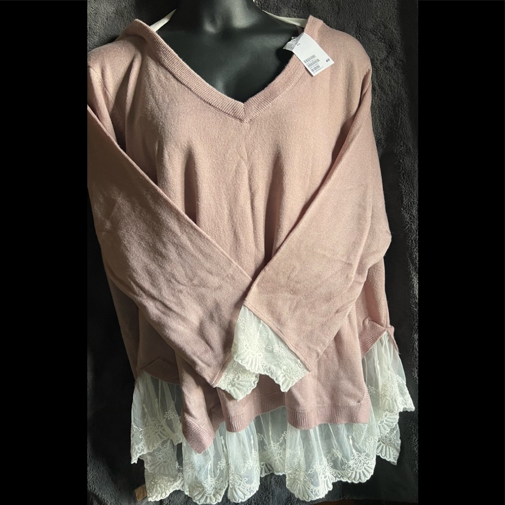 NWT🌟 Lace-trimmed Sweater